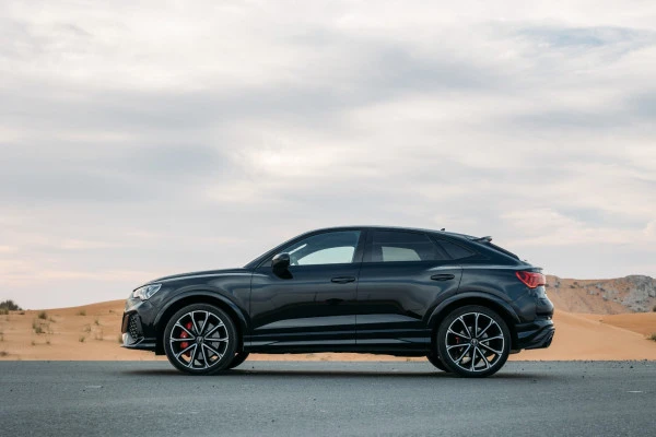 Black Audi RSQ3, 2023 Photo 3