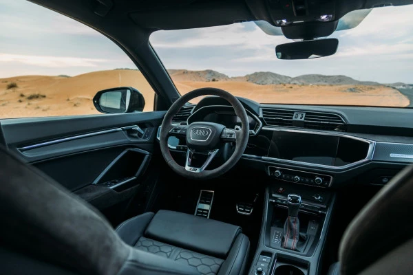 Black Audi RSQ3, 2023 Photo 4