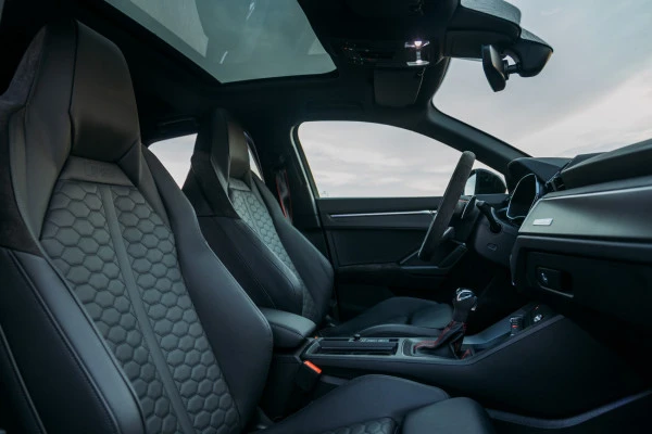 Black Audi RSQ3, 2023 Photo 6