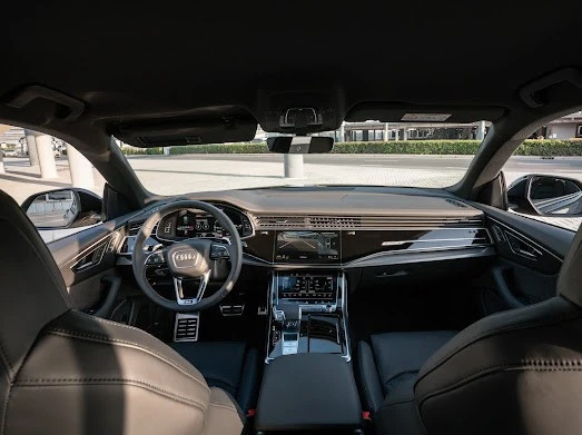 Black Audi RSQ8, 2023 Photo 5