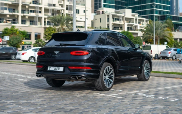 Black Bentley Bentayga, 2022 Photo 3