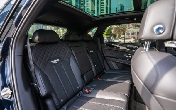 Black Bentley Bentayga, 2022 Photo 7