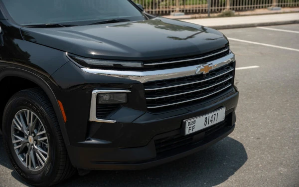 Black Chevrolet Traverse, 2026 Photo 2