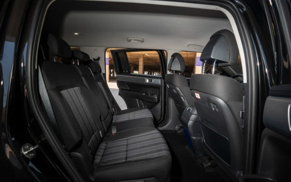 Black Hyundai Santa Fe, 2026 Photo 10