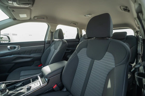 Black KIA Sorento, 2024 Photo 5