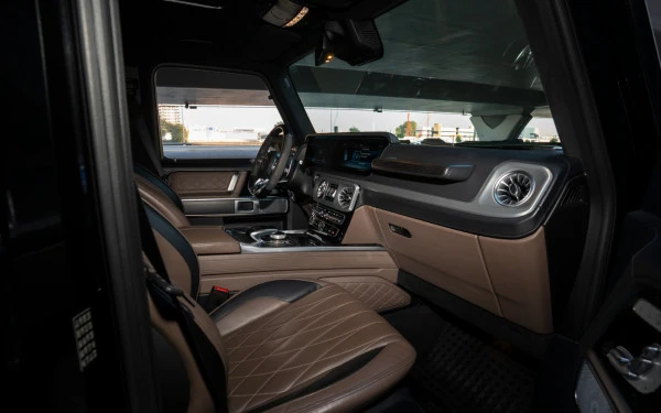 Black Mercedes G63 AMG, 2023 Photo 16
