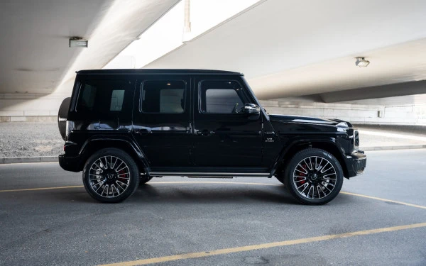 Black Mercedes G63 AMG, 2025 Photo 8