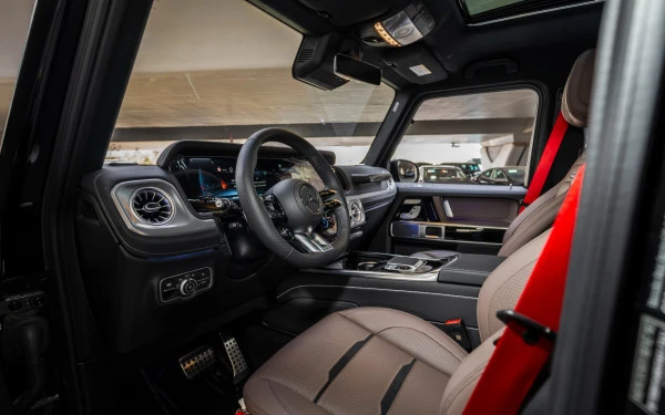 Black Mercedes G63 AMG, 2025 Photo 12