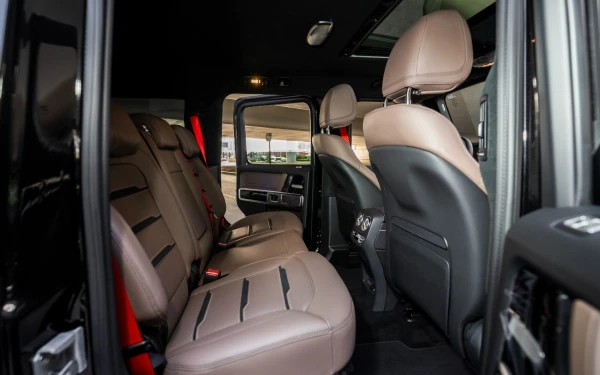 Black Mercedes G63 AMG, 2025 Photo 19