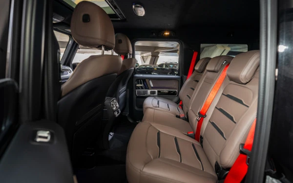 Black Mercedes G63 AMG, 2025 Photo 21
