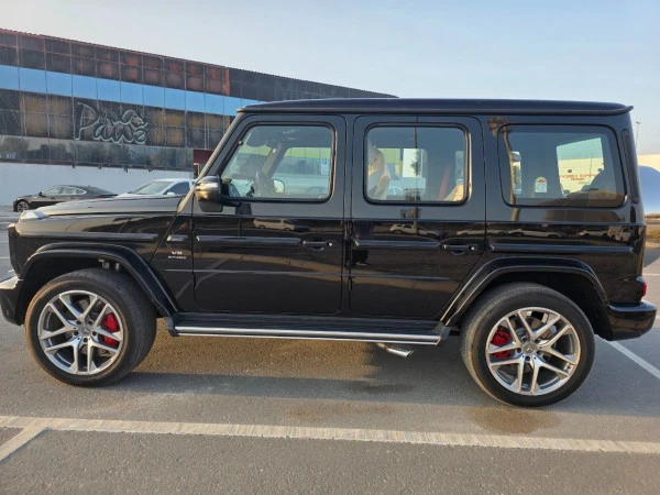 Black Mercedes G63 AMG, 2025 Photo 3