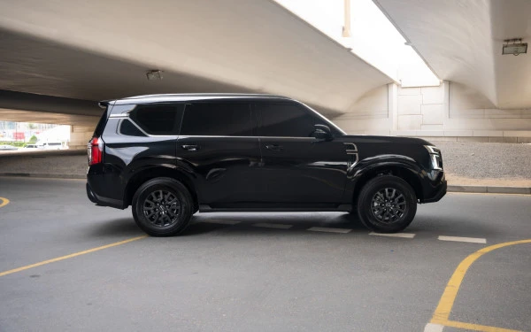 Black Nissan Patrol SE, 2025 Photo 1