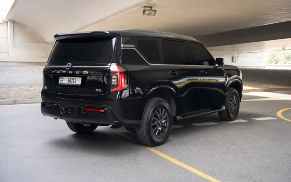 Black Nissan Patrol SE, 2025 Photo 2