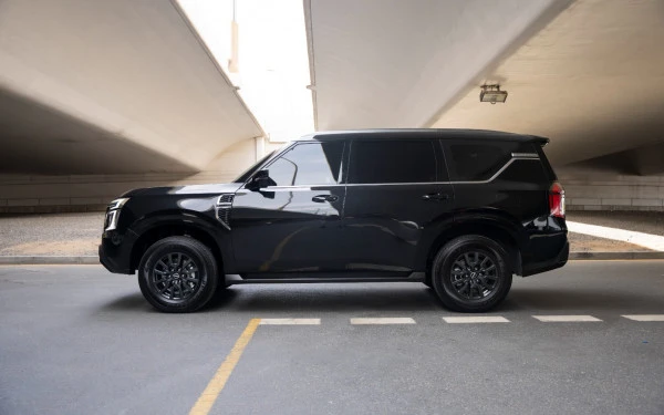 Black Nissan Patrol SE, 2025 Photo 4