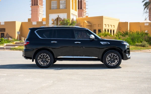 Black Nissan Patrol Platinum, 2024 Photo 3