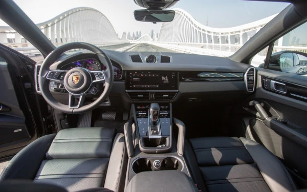 Black Porsche Cayenne coupe, 2022 Photo 4