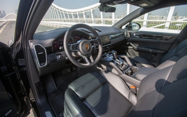 Black Porsche Cayenne coupe, 2022 Photo 5