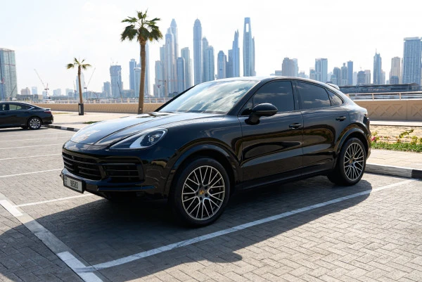 Black Porsche Cayenne coupe, 2022 Photo 1