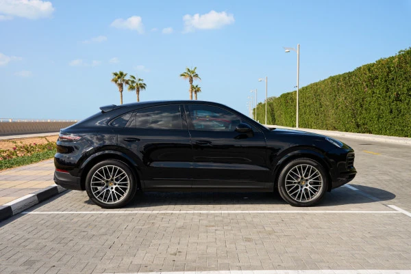 Black Porsche Cayenne coupe, 2022 Photo 3
