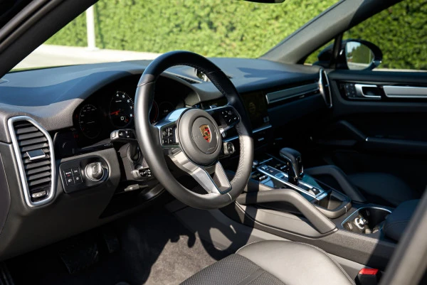 Black Porsche Cayenne coupe, 2022 Photo 6