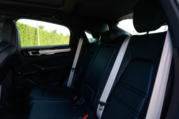 Black Porsche Cayenne coupe, 2022 Photo 7