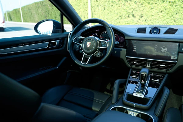 Black Porsche Cayenne coupe, 2022 Photo 10