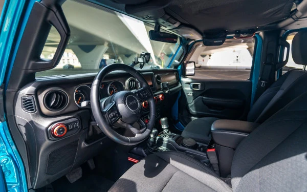 Blue Jeep Wrangler Limited Sport Edition convertible, 2020 Photo 4