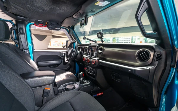 Blue Jeep Wrangler Limited Sport Edition convertible, 2020 Photo 6