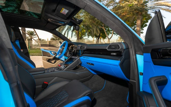 Blue Lamborghini Urus, 2023 Photo 17