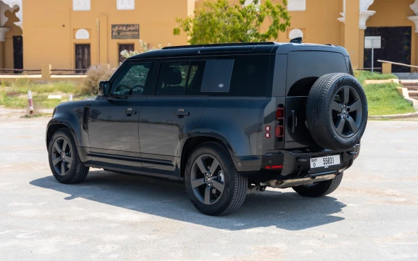 Dark Grey Range Rover Defender, 2022 Photo 2