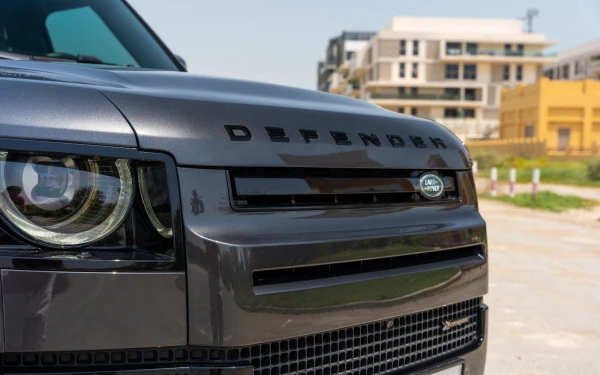 Dark Grey Range Rover Defender, 2022 Photo 4