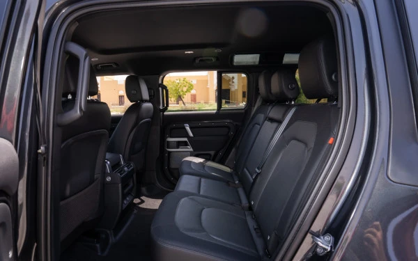 Dark Grey Range Rover Defender, 2022 Photo 9