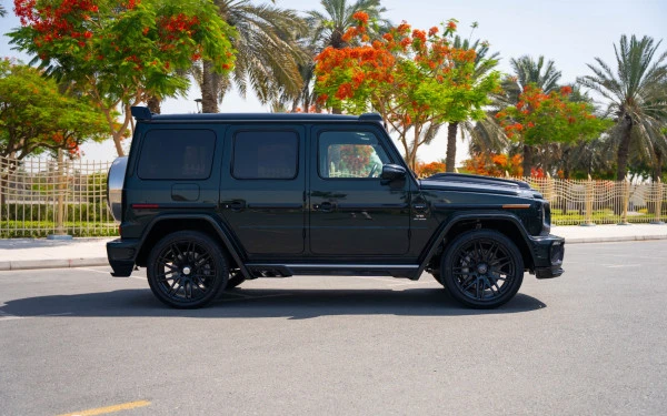Green Mercedes G63 AMG, 2021 Photo 3