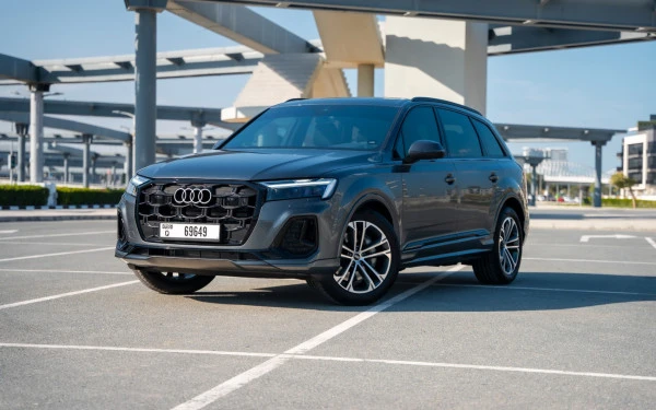 Grey Audi Q7, 2025 Photo 4