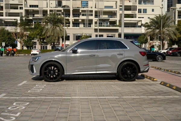 Grey Audi RSQ3, 2022 Photo 3