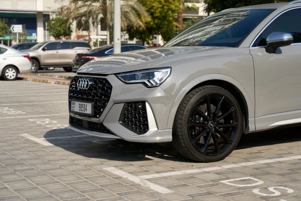 Grey Audi RSQ3, 2022 Photo 6