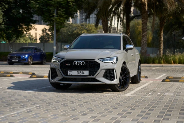 Grey Audi RSQ3, 2022 Photo 7