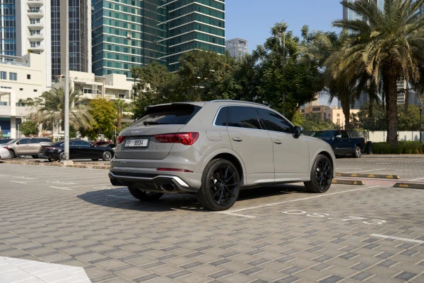 Grey Audi RSQ3, 2022 Photo 9