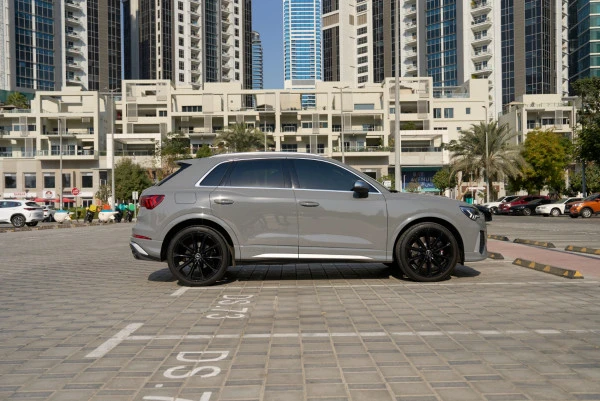 Grey Audi RSQ3, 2022 Photo 10