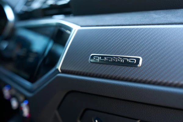 Grey Audi RSQ3, 2022 Photo 19