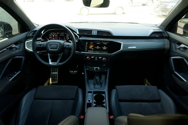Grey Audi RSQ3, 2022 Photo 22