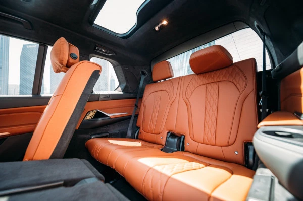 Grey BMW X7 40i, 2023 Photo 5