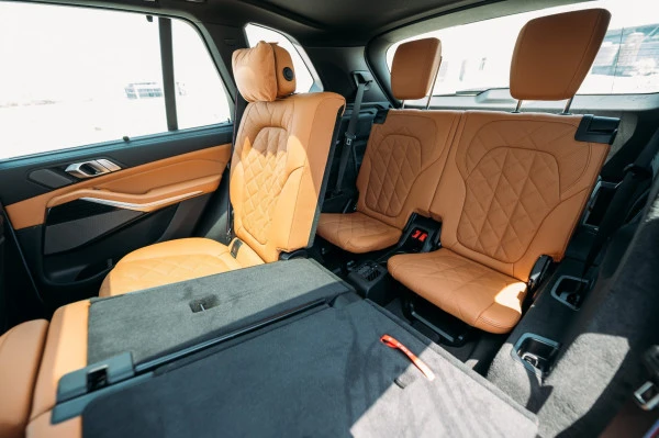 Grey BMW X5, 2024 Photo 6