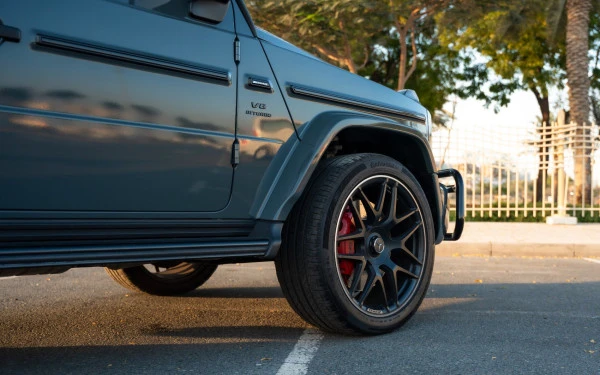 Grey Mercedes G63 AMG, 2022 Photo 5