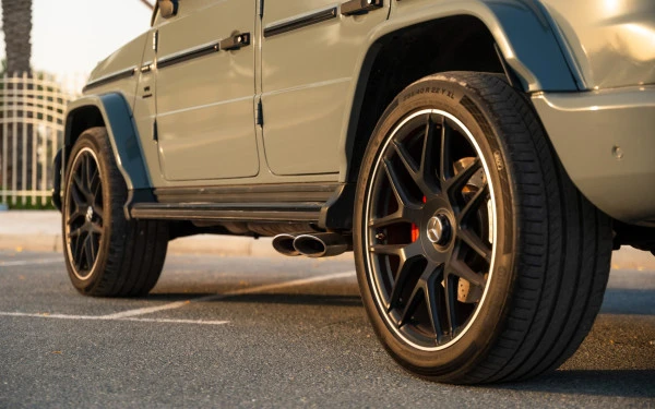 Grey Mercedes G63 AMG, 2022 Photo 12