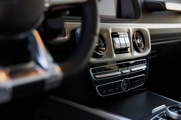 Grey Mercedes G63 AMG, 2023 Photo 11