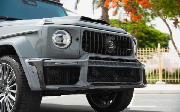 Grey Mercedes G63 AMG, 2025 Photo 3