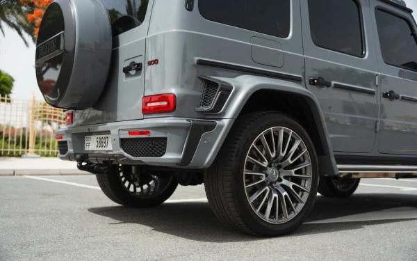 Grey Mercedes G63 AMG, 2025 Photo 4