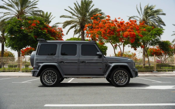 Grey Mercedes G63 AMG, 2025 Photo 7