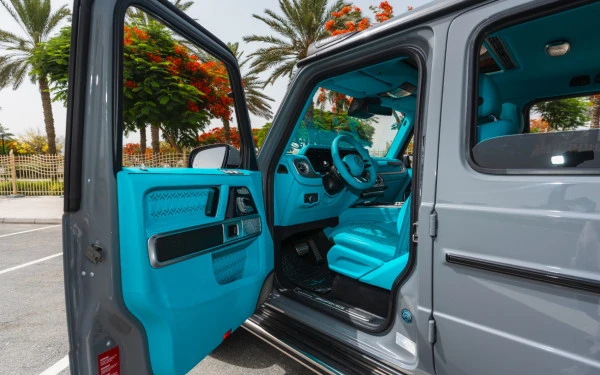 Grey Mercedes G63 AMG, 2025 Photo 23